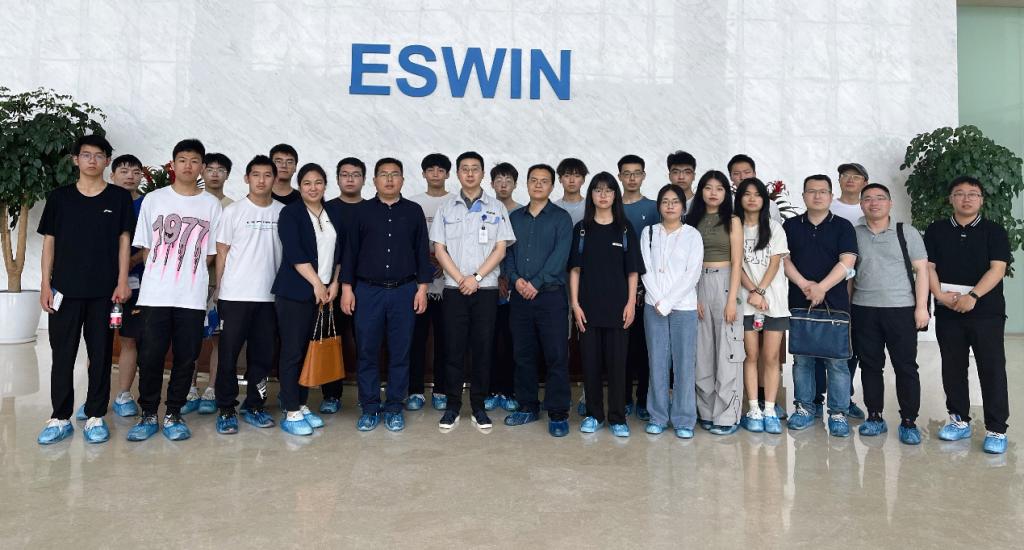 永利集团官网入口组织师生赴奕斯伟硅产业基地参观学习
